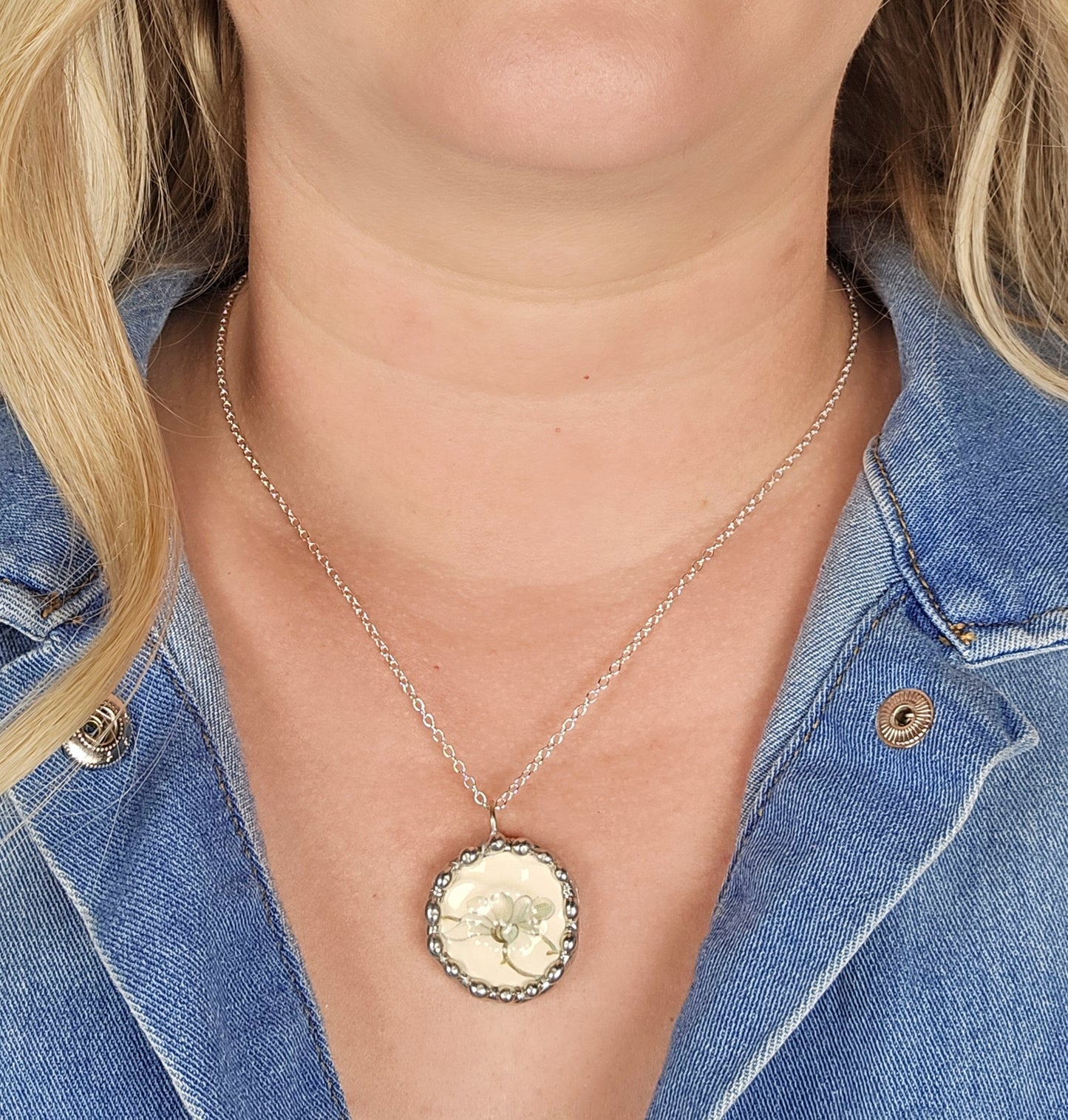 Textured Daisy Pendant
