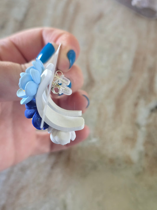 Shades of Blue Flower Huggies