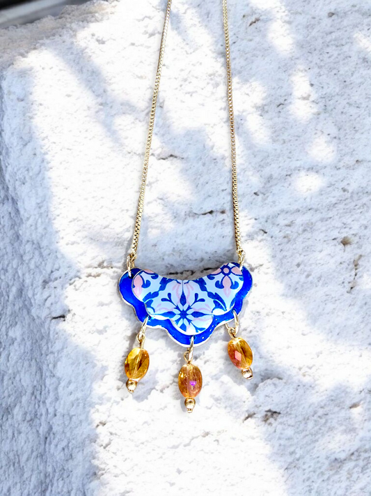 Scalloped Edge Tile Gold Necklace: Adjustable