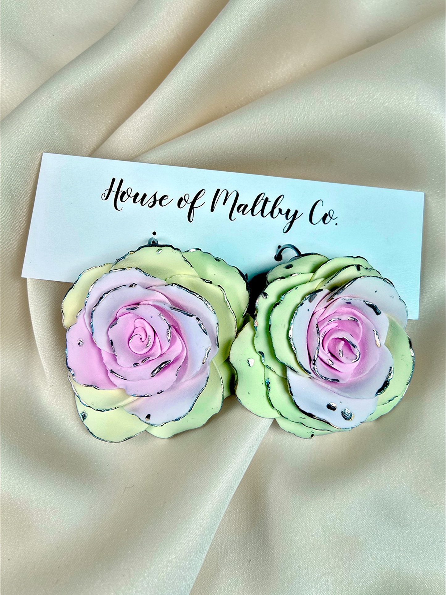 Green Romantica Roses w/ Silver Detail