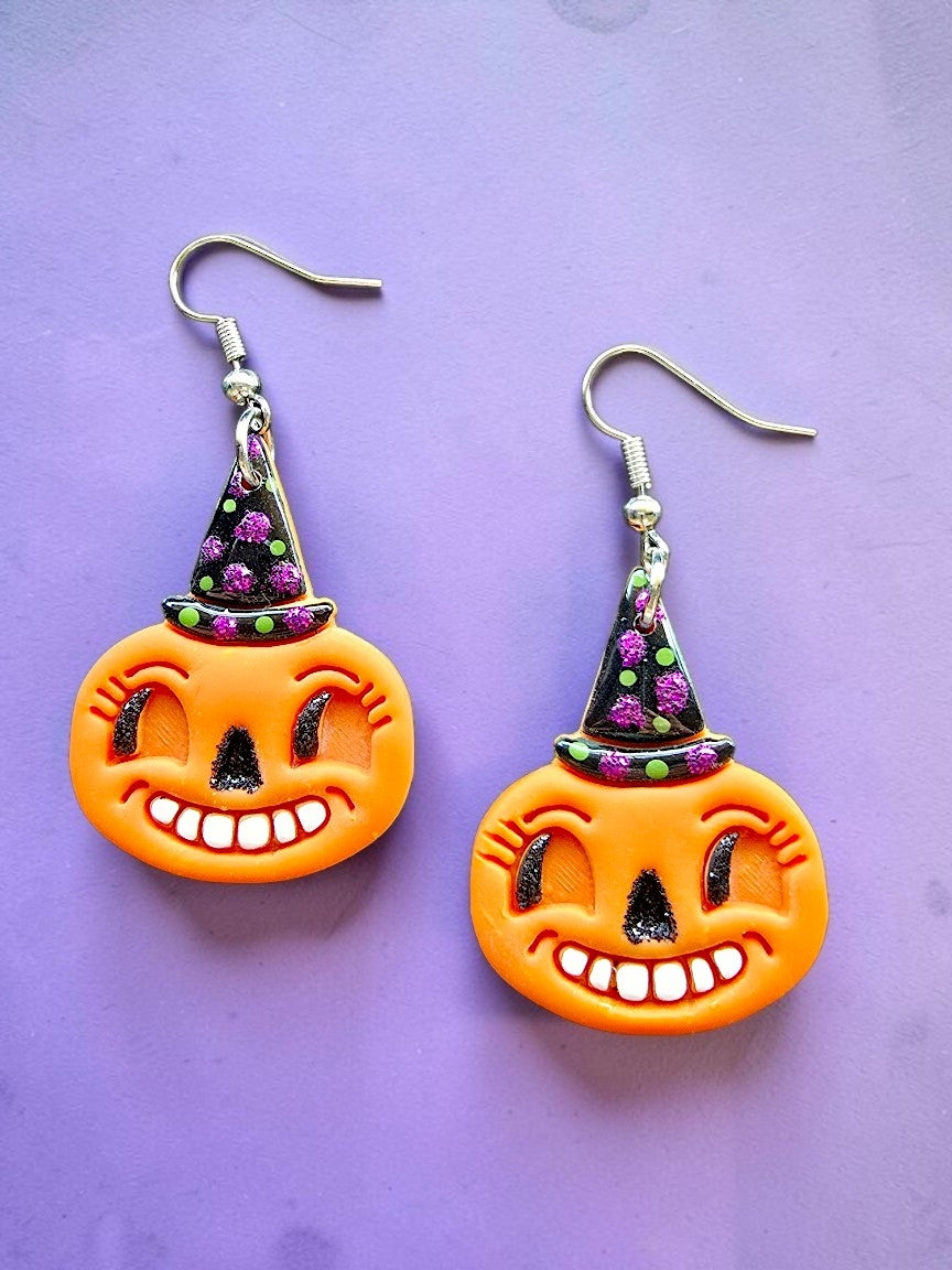 Vintage Smiling Pumpkin