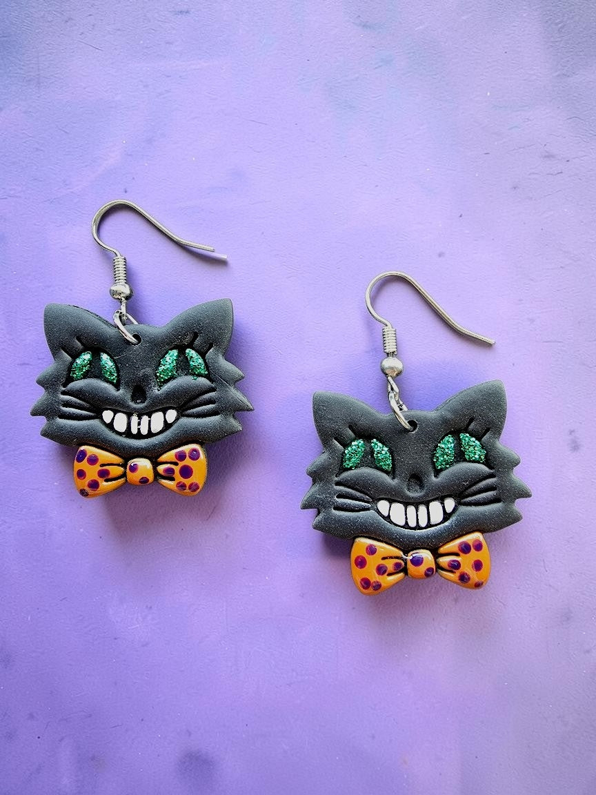 Vintage Grinning Black Cat