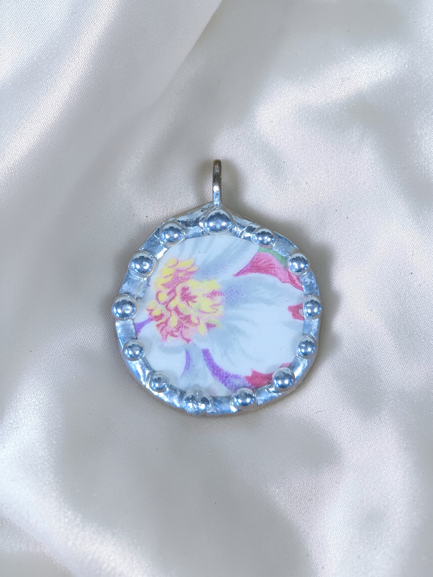 Shasta Daisy Pendant